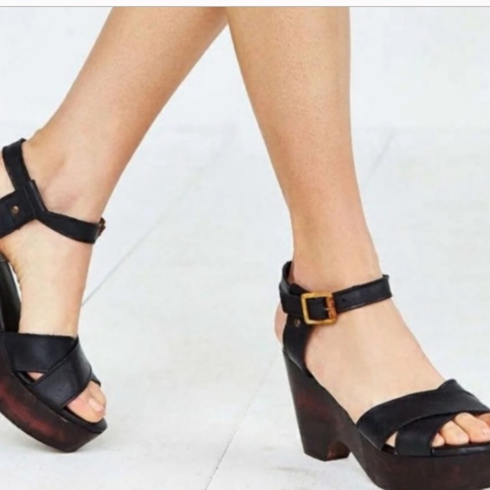 Freebird By Steven Cape Platform Sandals Sz 8| Wood Heel | Black | Leather |
